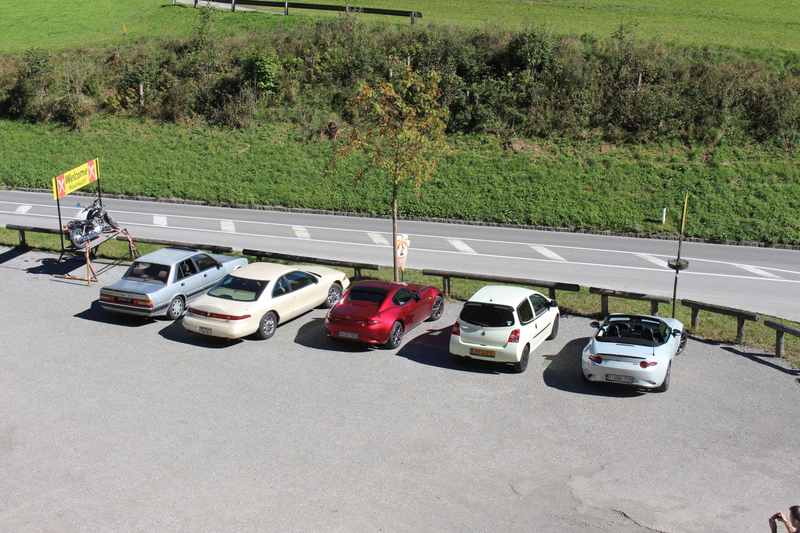 TIme for a lunch break, to eat some Austrian food and let the brakes cool. Look how tiny the RF looks next ot the MKVIII!